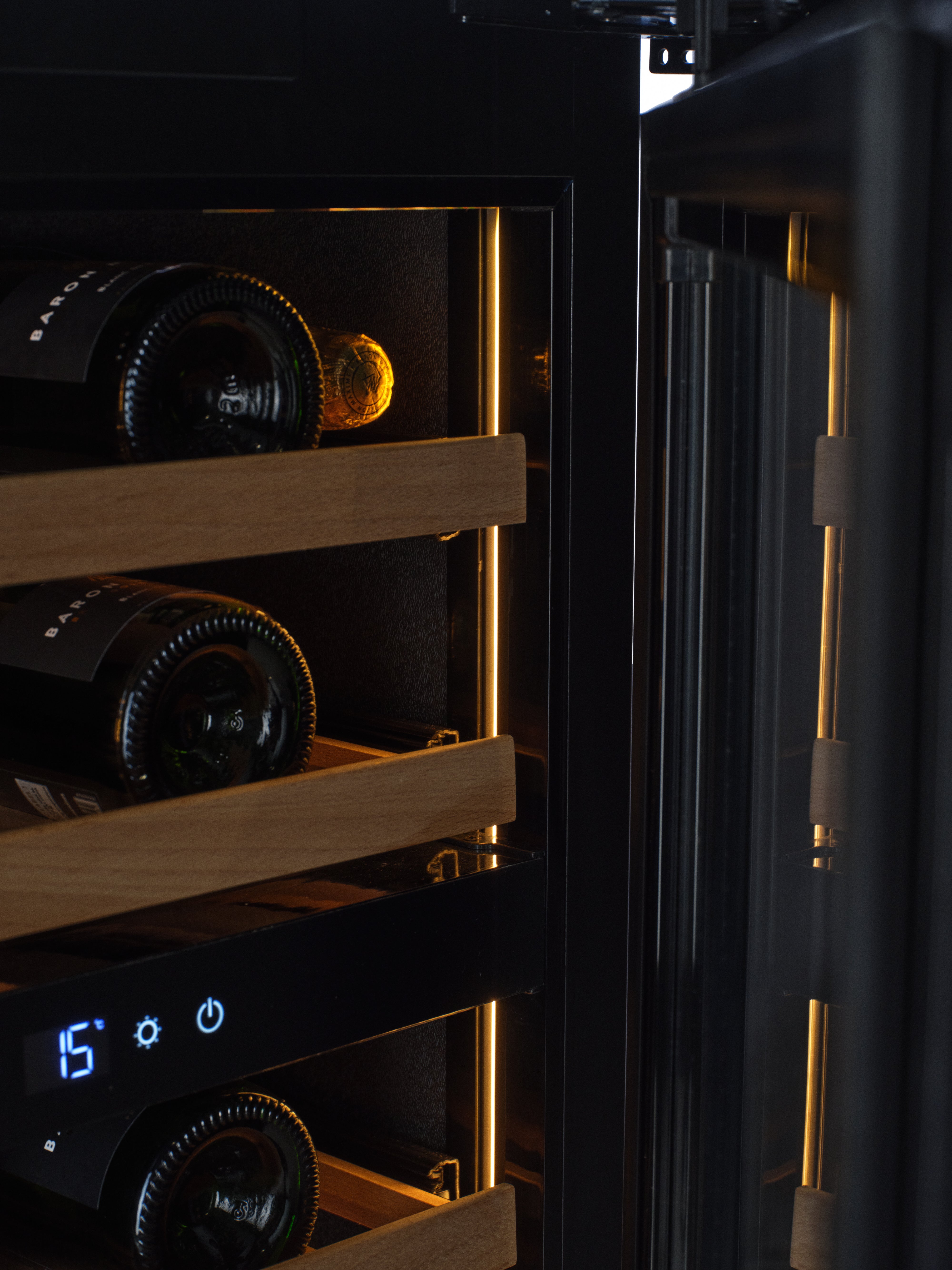 W34-BH - Wijnkoelkast - 36 flessen - Zwart glas